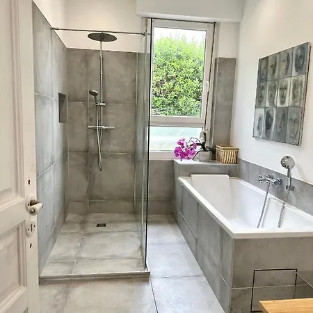 Belle Maison De Avec Piscine 4*