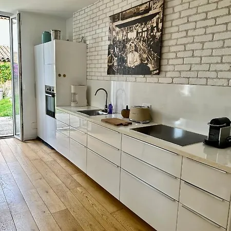 מלון Belle Maison De Avec Piscine 4*
